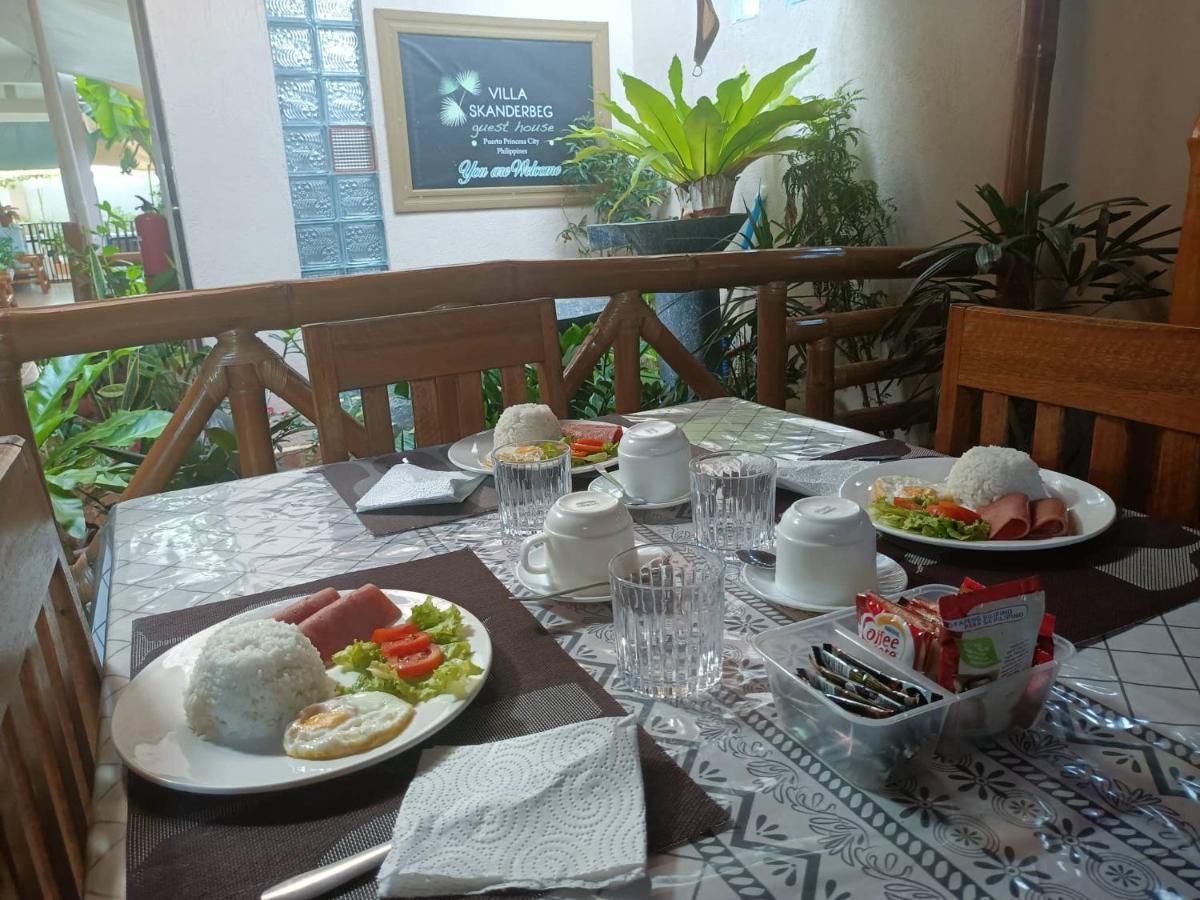 Villa Skanderbeg Guest House Puerto Princesa Luaran gambar