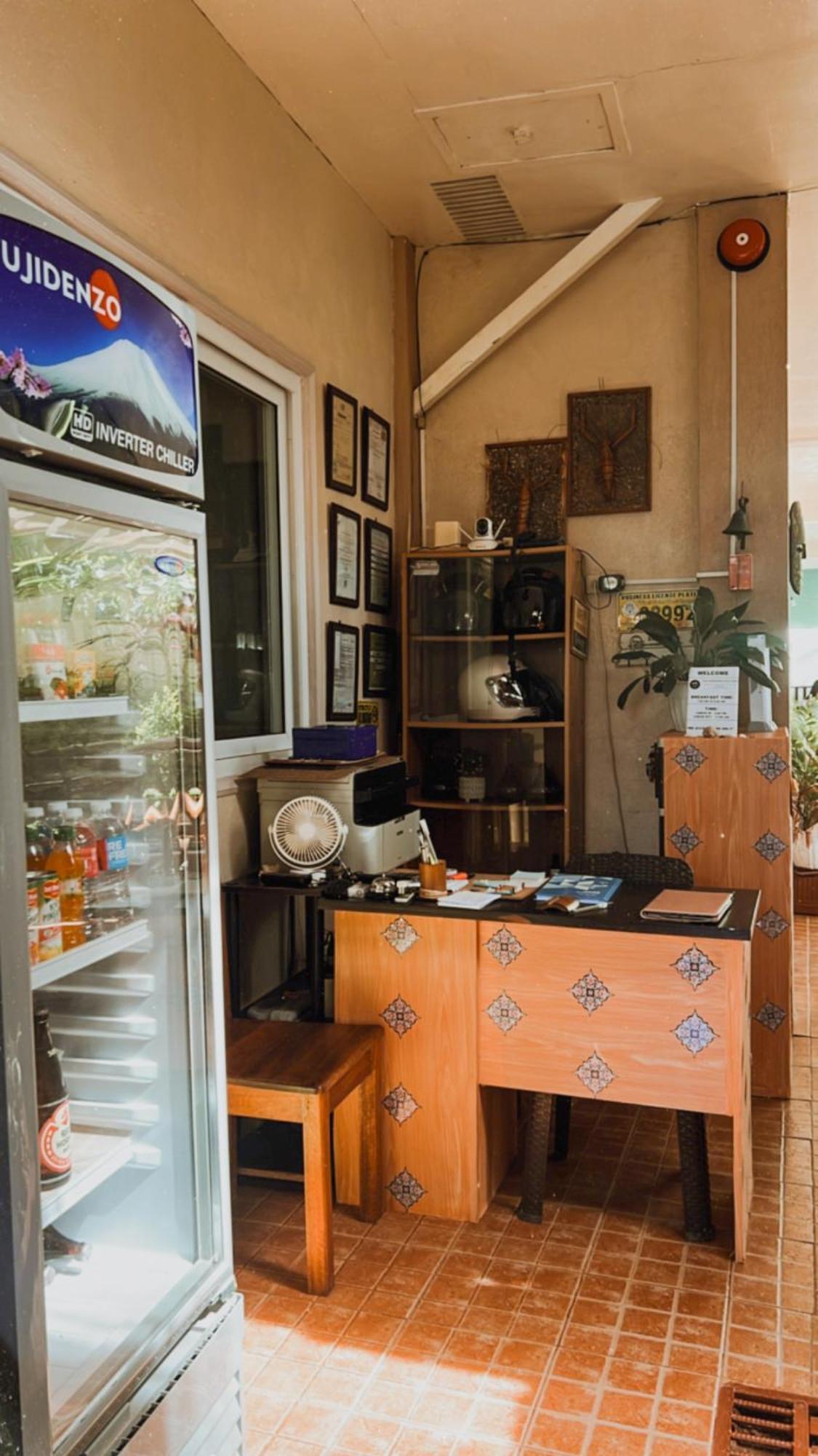 Villa Skanderbeg Guest House Puerto Princesa Luaran gambar