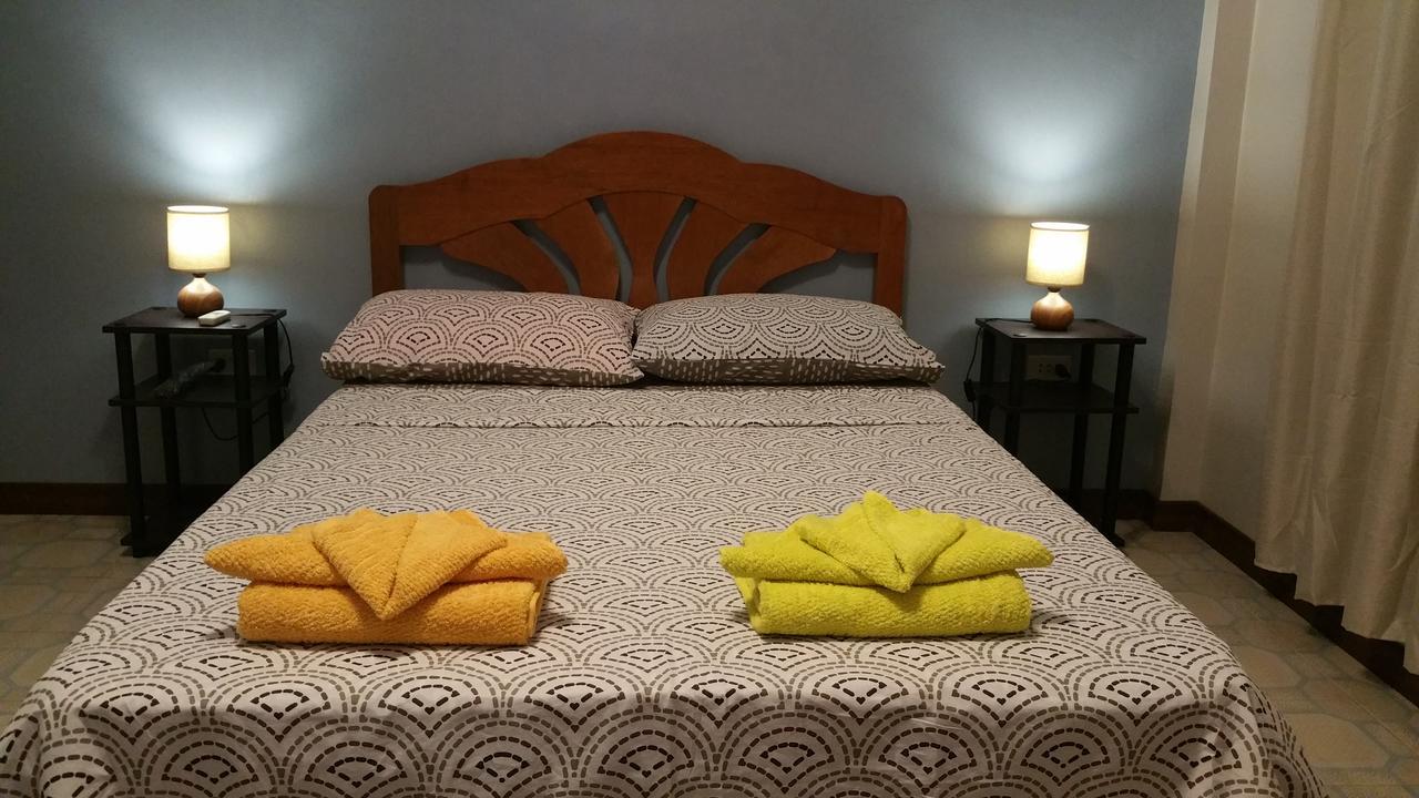 Villa Skanderbeg Guest House Puerto Princesa Luaran gambar