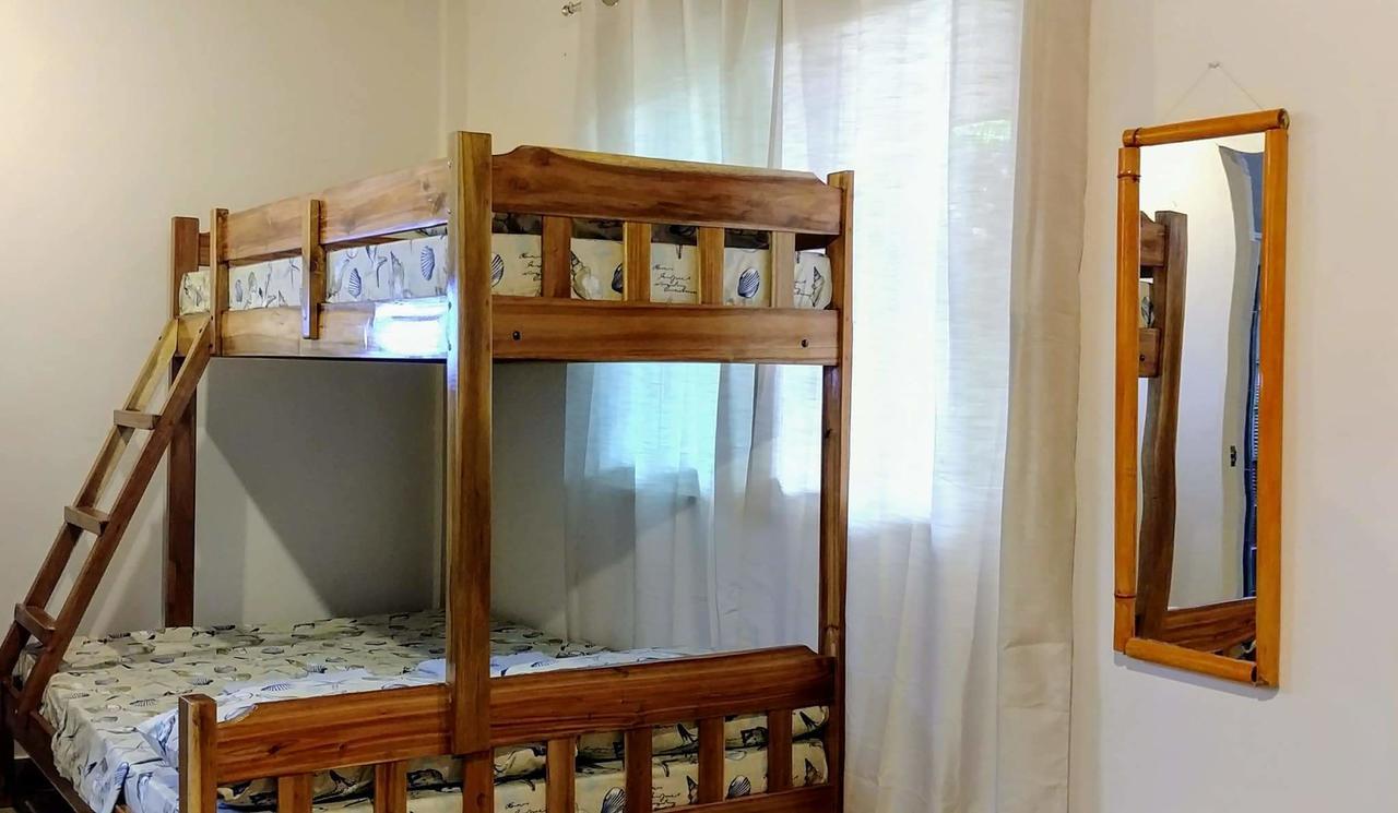 Villa Skanderbeg Guest House Puerto Princesa Luaran gambar