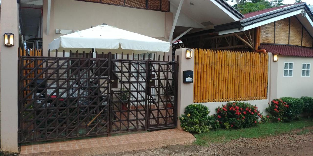 Villa Skanderbeg Guest House Puerto Princesa Luaran gambar