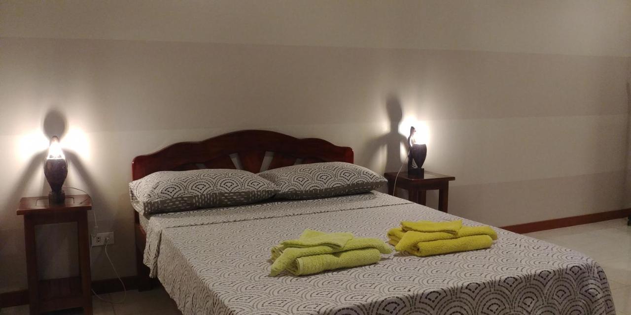 Villa Skanderbeg Guest House Puerto Princesa Bilik gambar