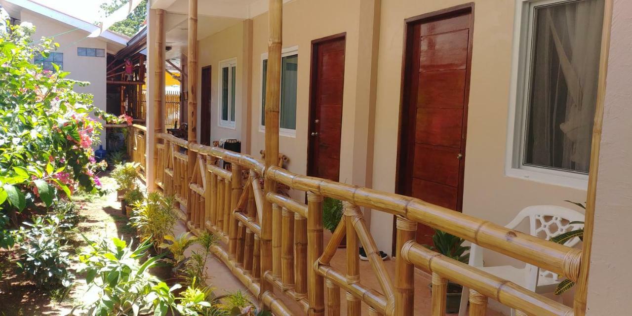 Villa Skanderbeg Guest House Puerto Princesa Luaran gambar