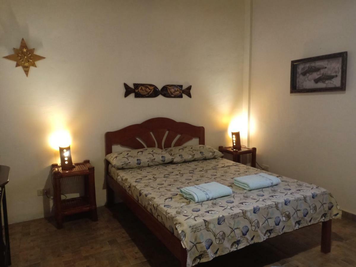 Villa Skanderbeg Guest House Puerto Princesa Luaran gambar